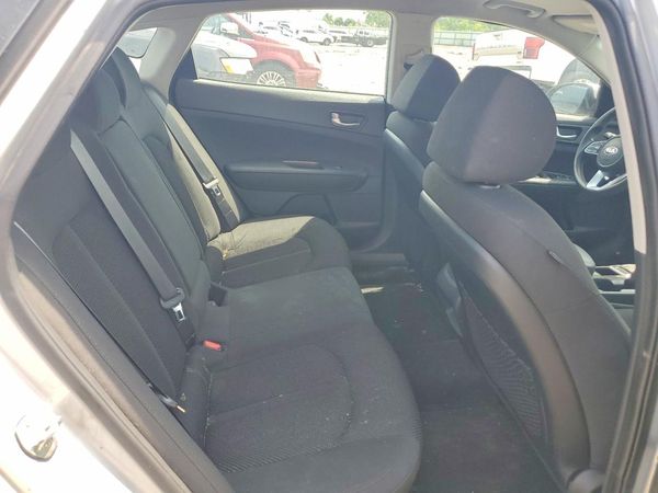 2019 KIA OPTIMA LX, S