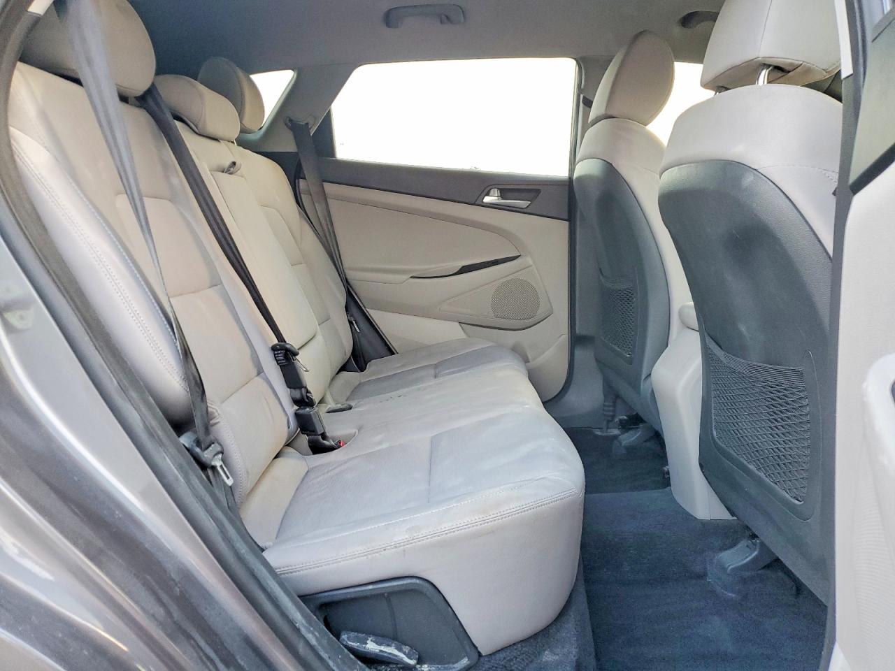 2020 HYUNDAI TUCSON SE
