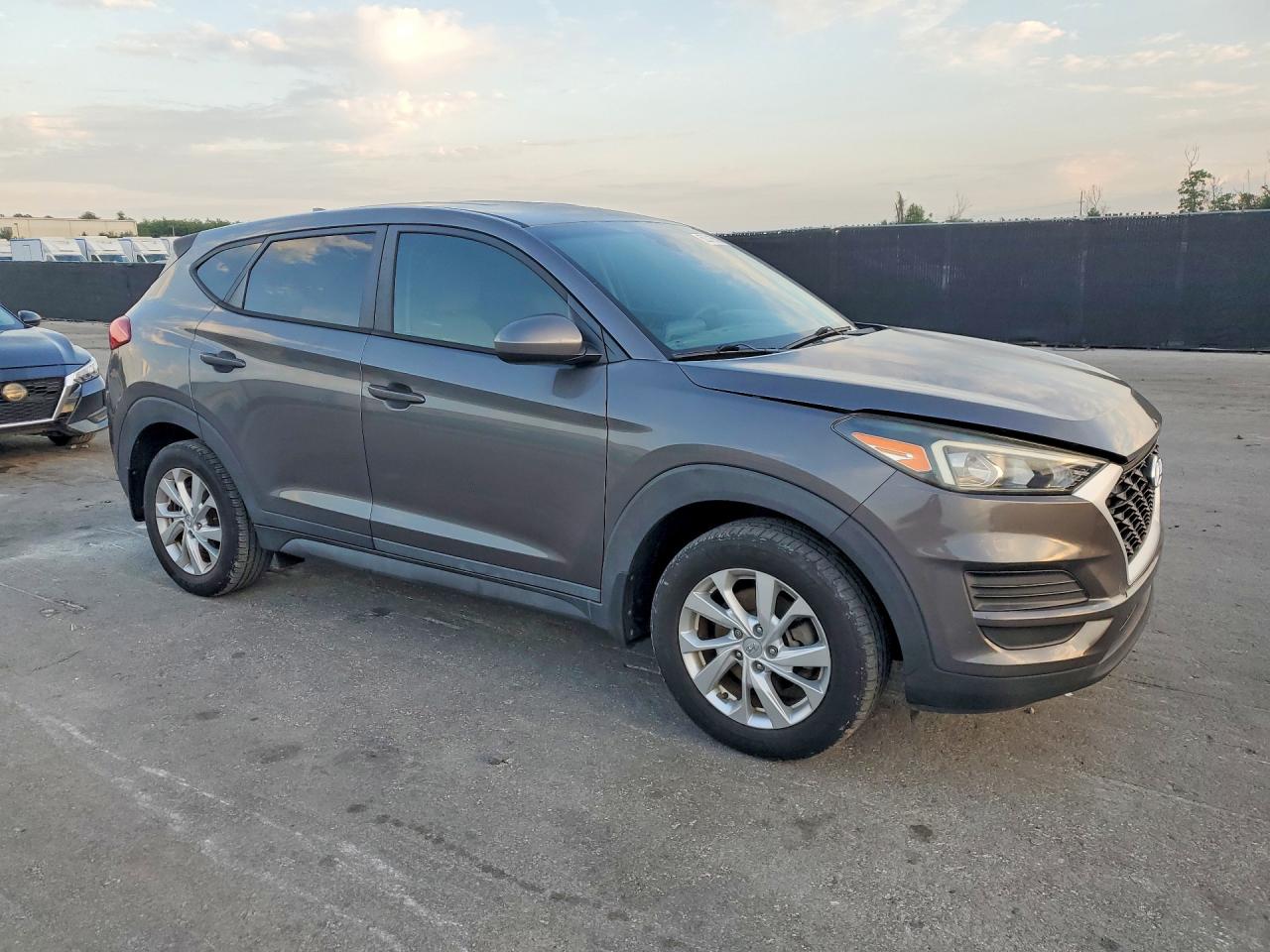 2020 HYUNDAI TUCSON SE