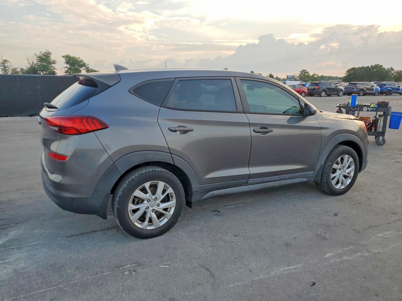 2020 HYUNDAI TUCSON SE