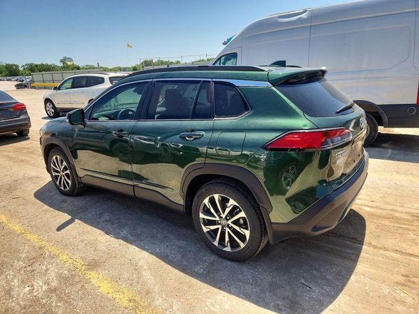 2022 TOYOTA COROLLA CROSS XLE