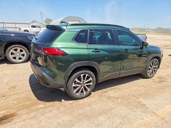 2022 TOYOTA COROLLA CROSS XLE