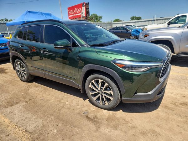 2022 TOYOTA COROLLA CROSS XLE