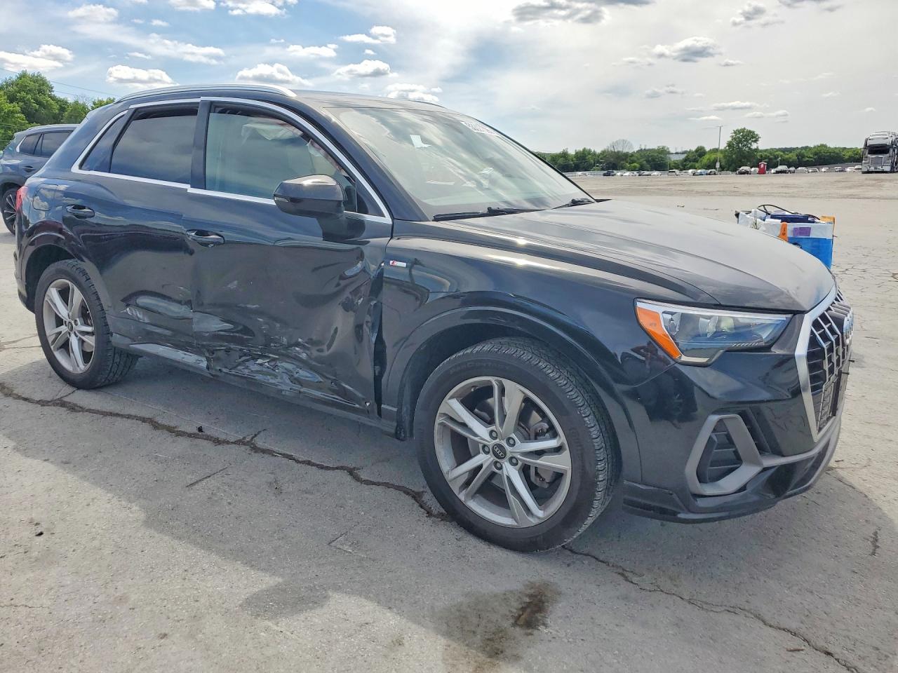 2022 AUDI Q3 S Line quattro Premium