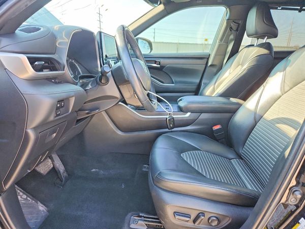 2023 TOYOTA HIGHLANDER