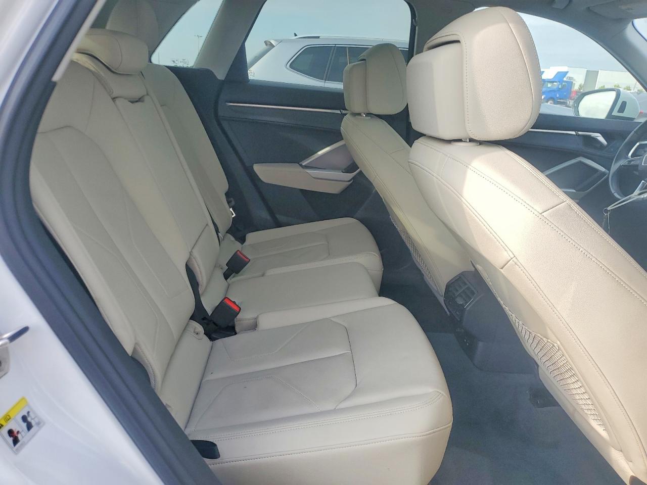 2024 AUDI Q3 quattro Premium
