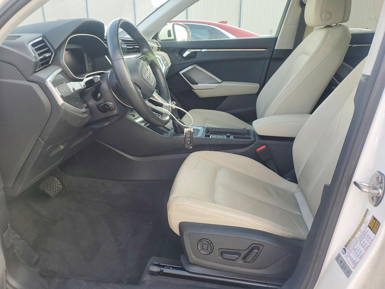 2024 AUDI Q3 quattro Premium