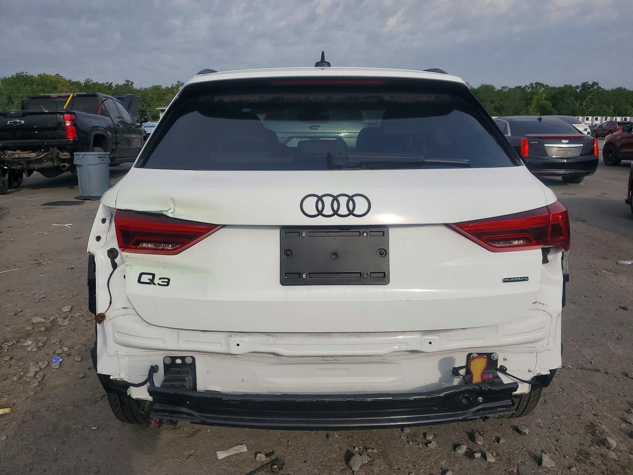 2024 AUDI Q3 quattro Premium