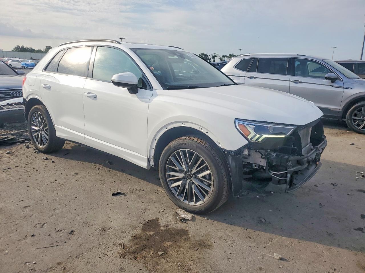 2024 AUDI Q3 quattro Premium