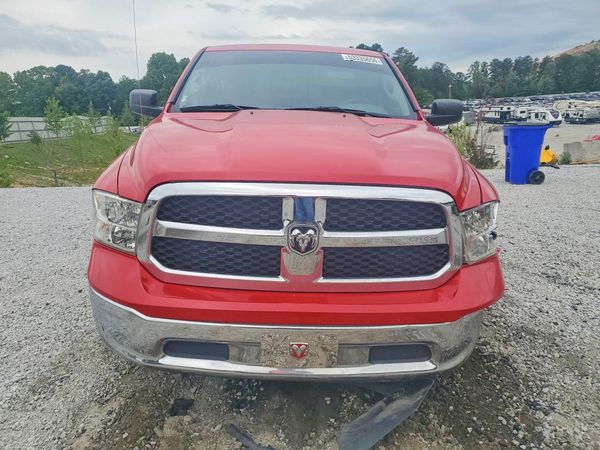 2017 RAM 1500 SLT QUAD CAB 4X2
