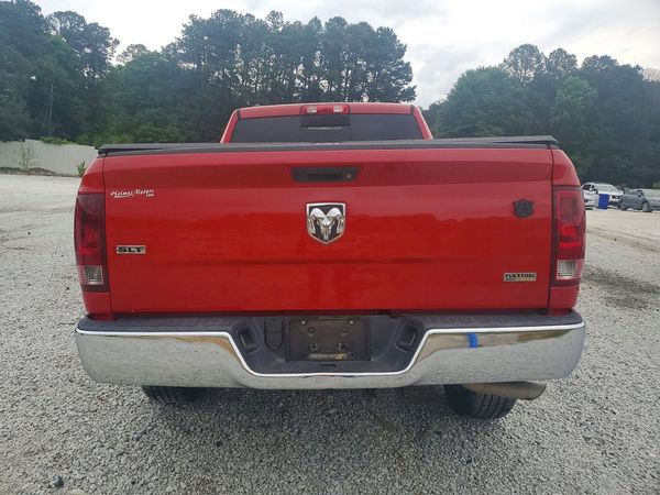 2017 RAM 1500 SLT QUAD CAB 4X2