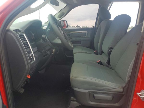 2017 RAM 1500 SLT QUAD CAB 4X2