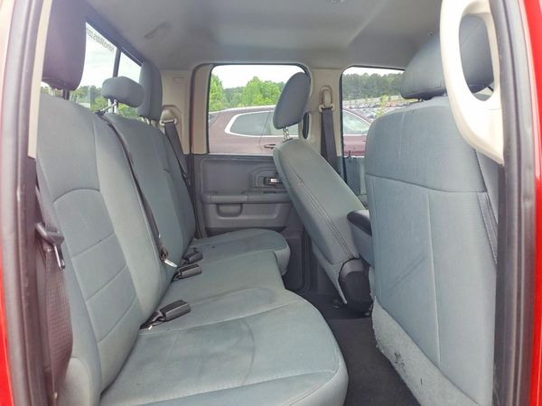 2017 RAM 1500 SLT QUAD CAB 4X2