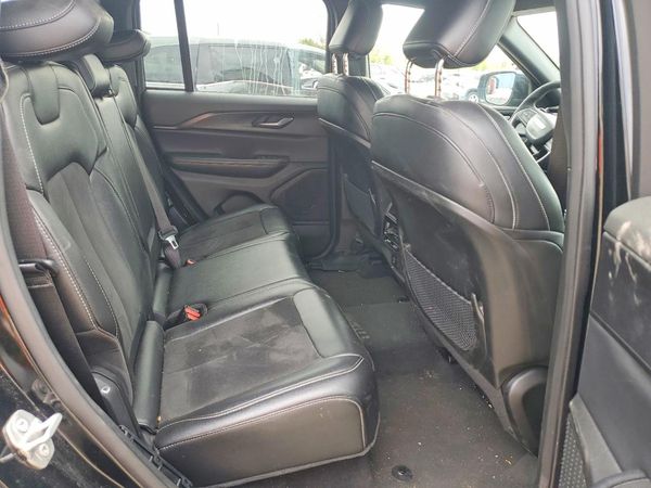 2024 JEEP GRAND CHEROKEE LAREDO 4X4