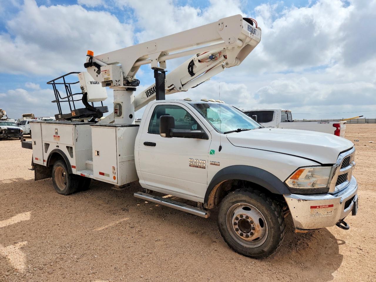 2018 RAM 5500 REG CAB CHASSIS