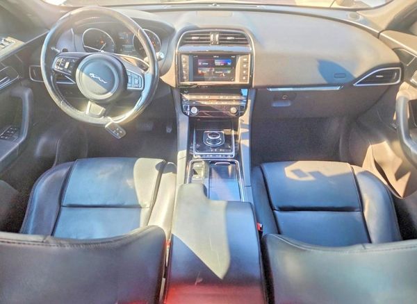 2018 JAGUAR F-PACE S