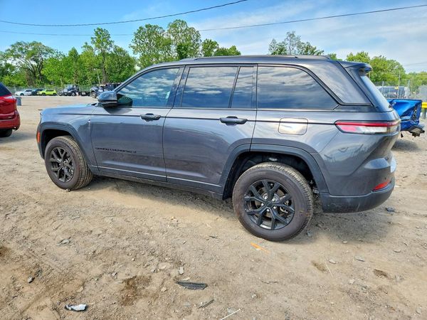 2024 JEEP GRAND CHEROKEE Laredo