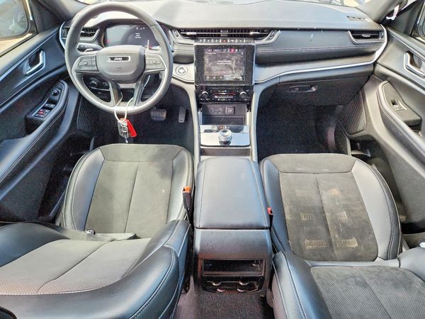 2024 JEEP GRAND CHEROKEE Laredo