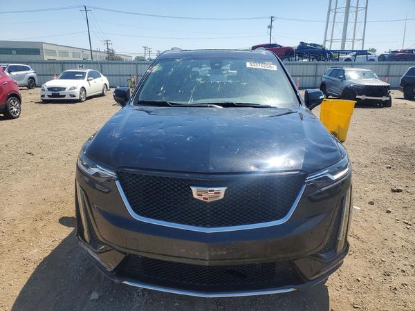 2022 CADILLAC XT6 Sport