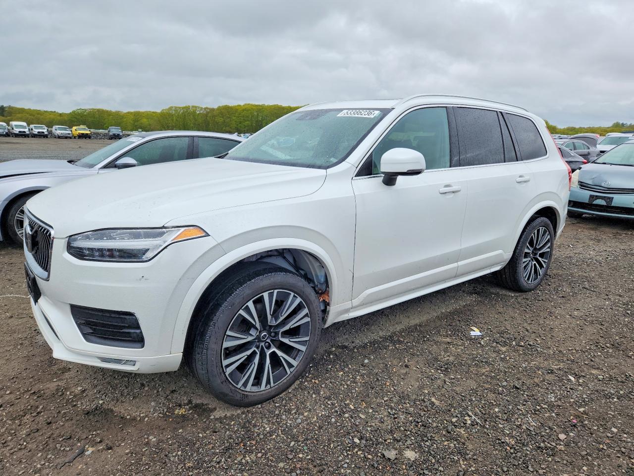 2020 VOLVO XC90 Momentum