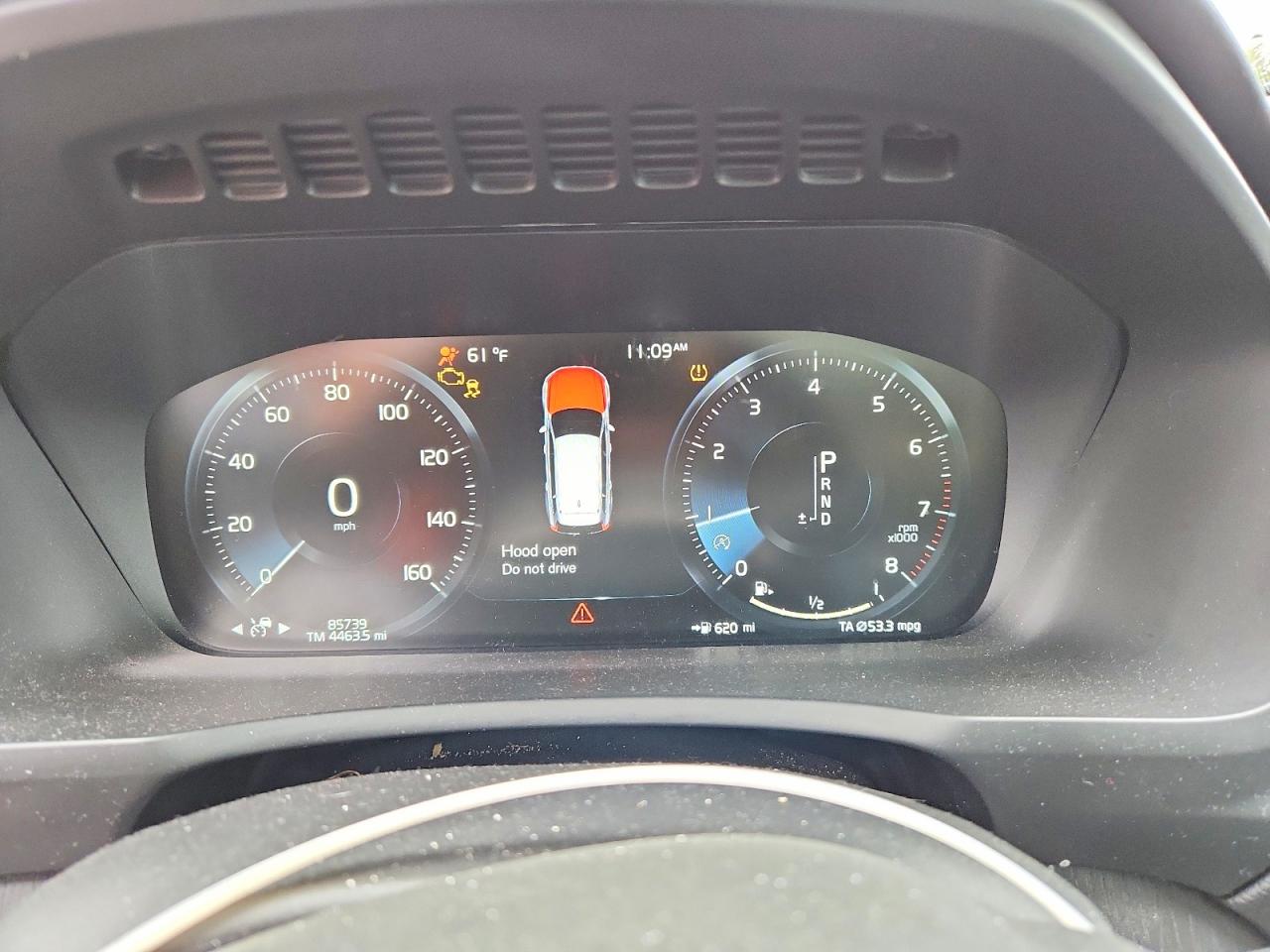 2020 VOLVO XC90 Momentum
