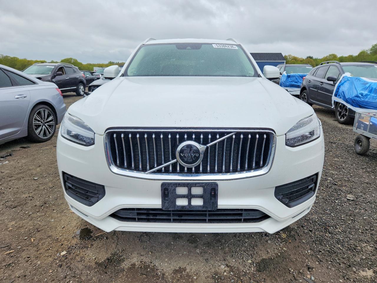 2020 VOLVO XC90 Momentum