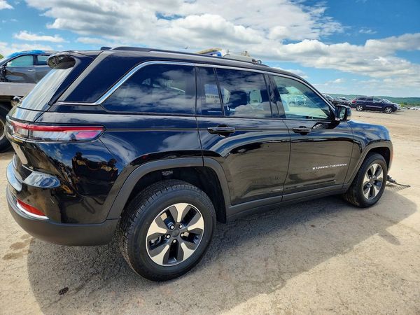 2022 JEEP GRAND CHEROKEE