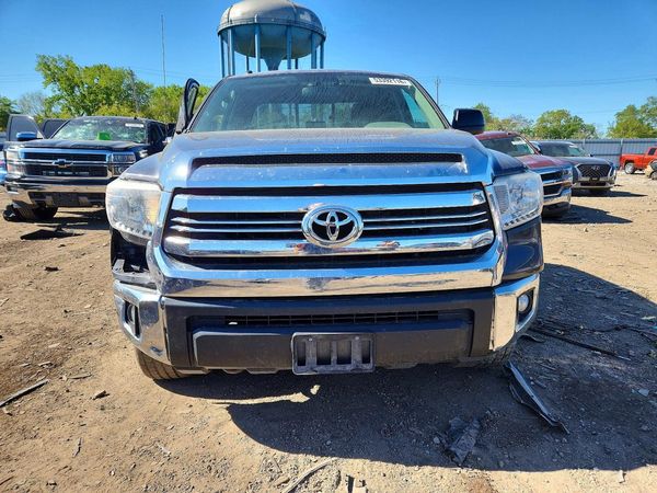 2017 TOYOTA TUNDRA