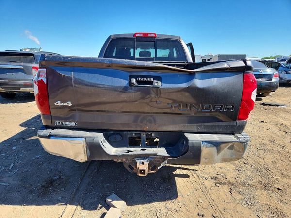 2017 TOYOTA TUNDRA