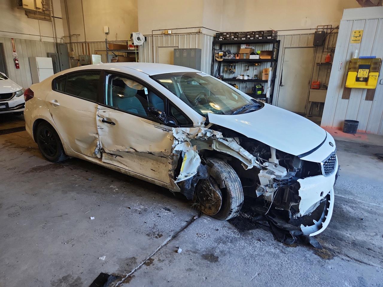 2017 KIA FORTE LX Base