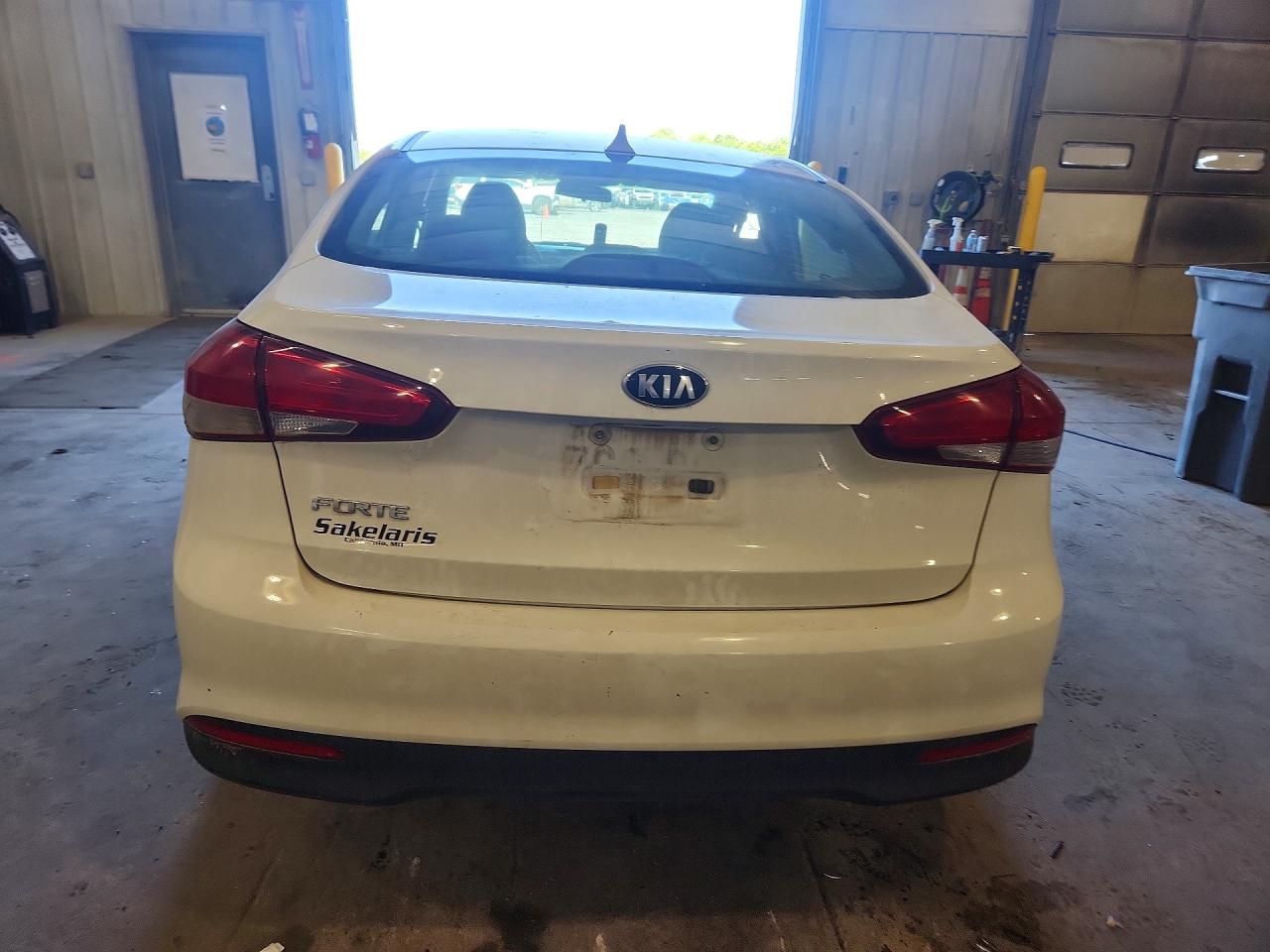 2017 KIA FORTE LX Base