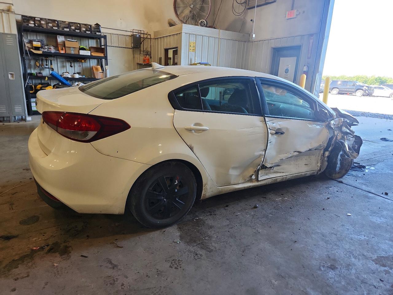 2017 KIA FORTE LX Base