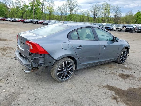 2017 VOLVO S60