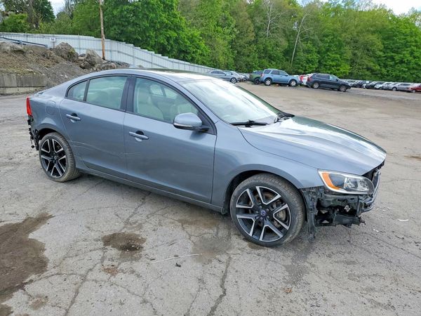 2017 VOLVO S60