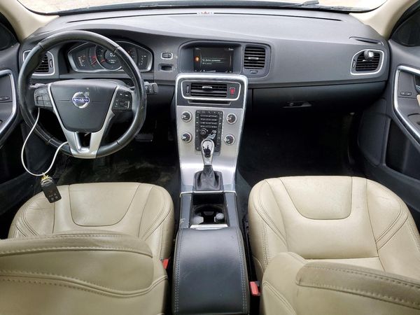 2017 VOLVO S60