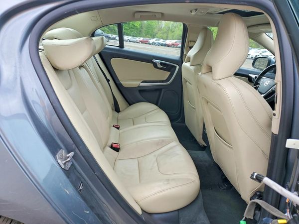 2017 VOLVO S60