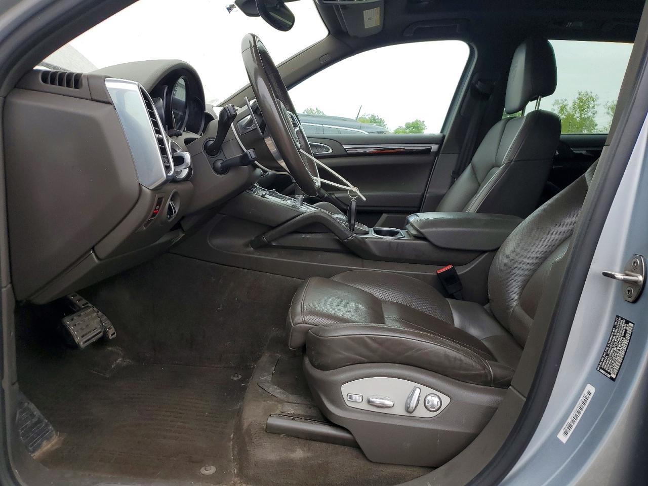 2017 PORSCHE CAYENNE