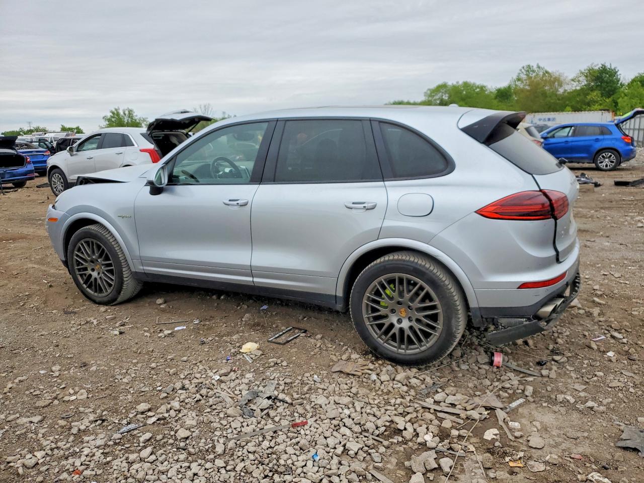 2017 PORSCHE CAYENNE