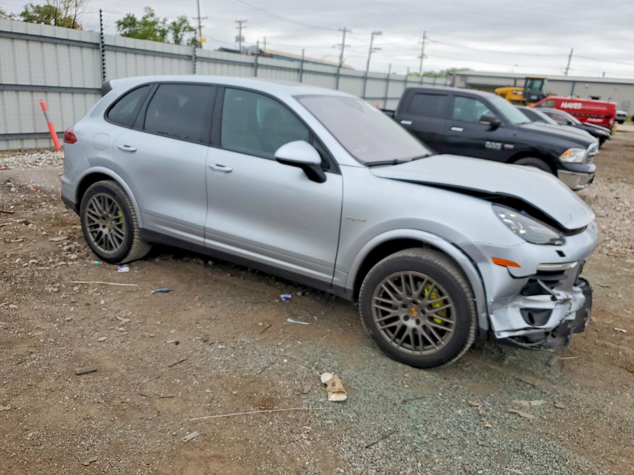 2017 PORSCHE CAYENNE