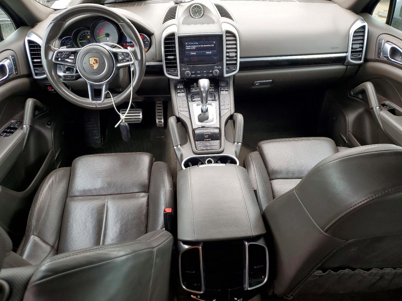 2017 PORSCHE CAYENNE