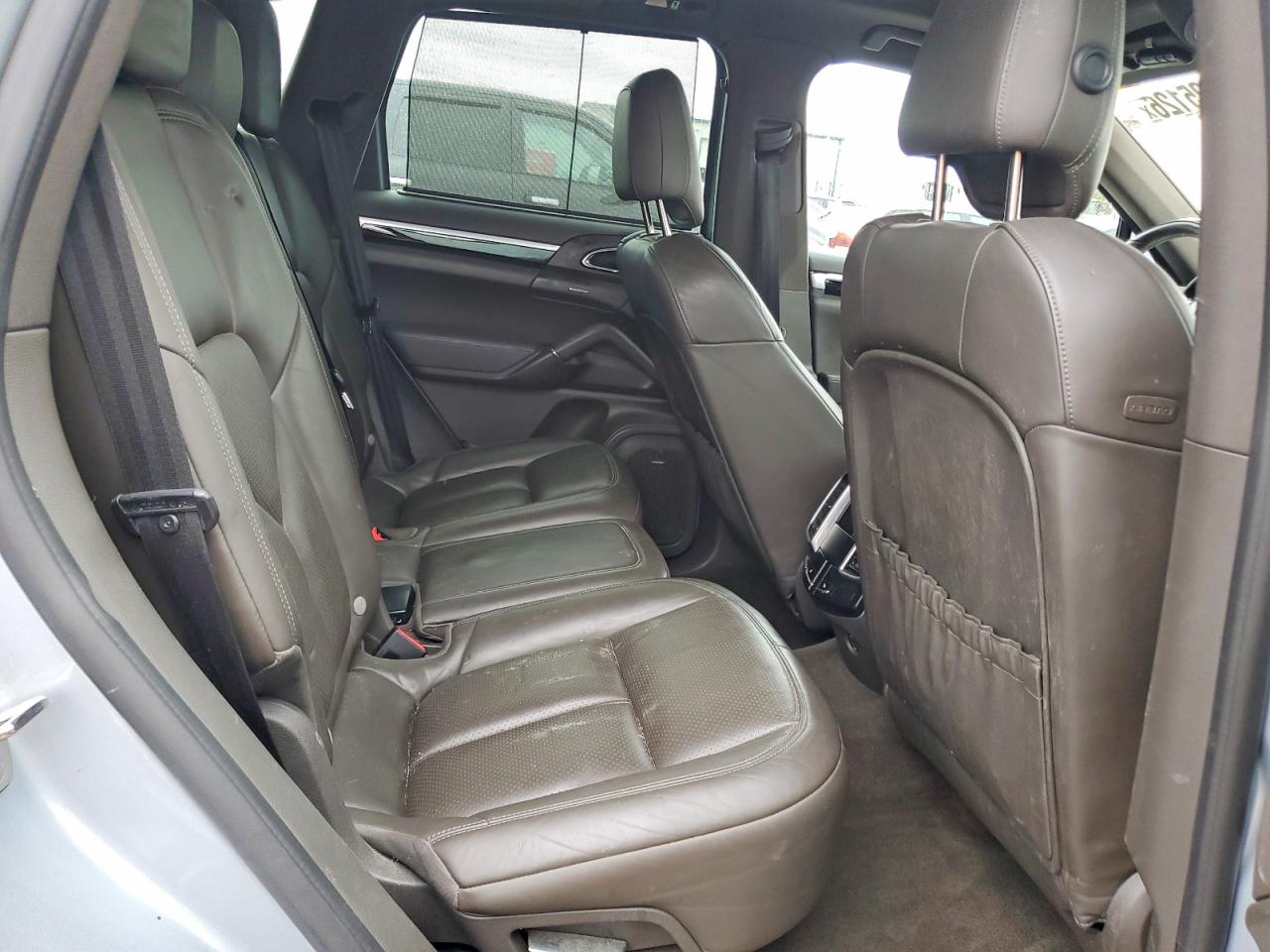 2017 PORSCHE CAYENNE