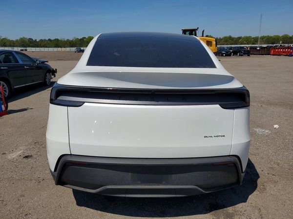 2026 TESLA MODEL Y