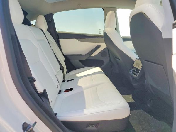 2026 TESLA MODEL Y
