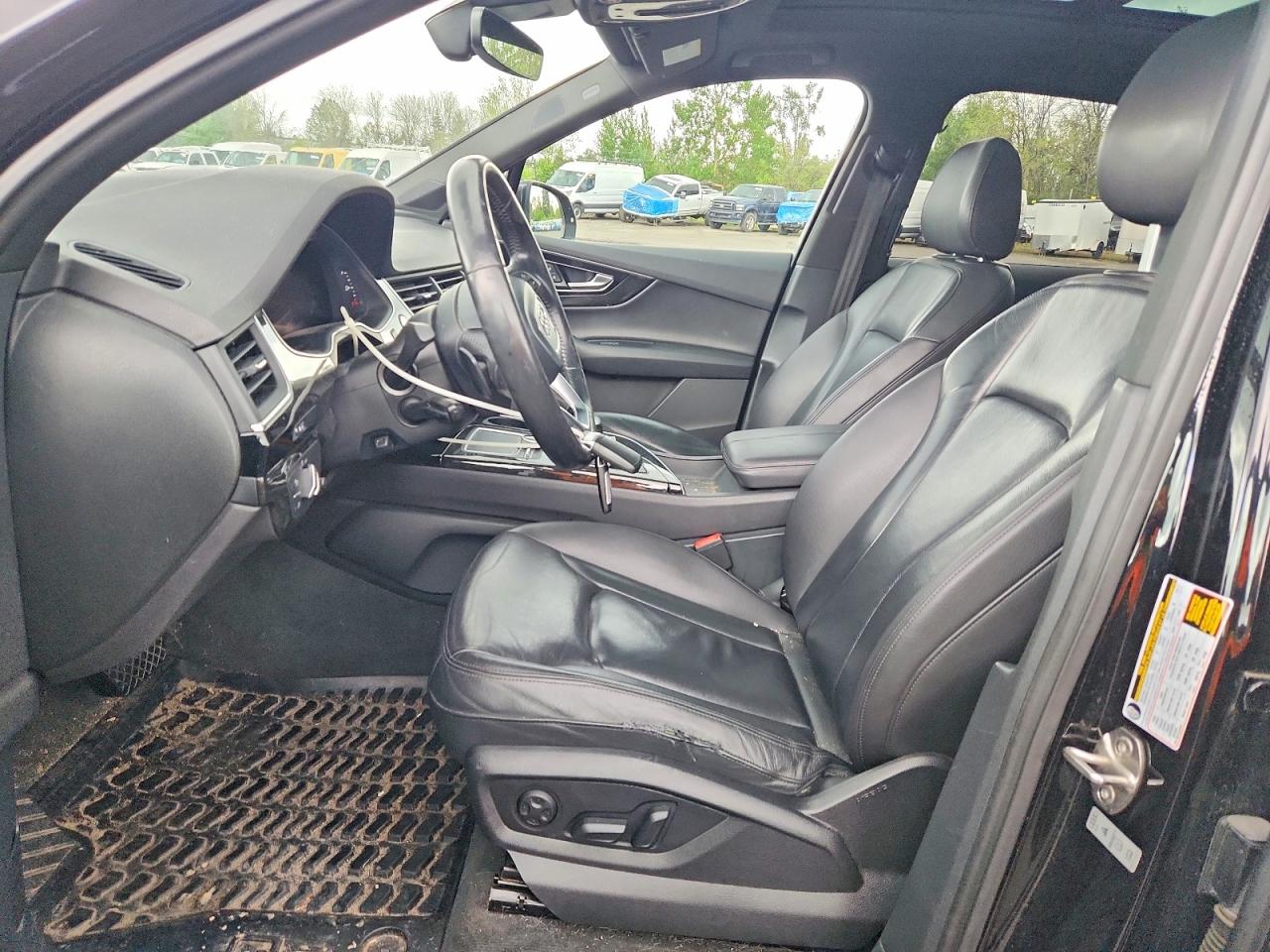 2017 AUDI Q7 quattro Premium Plus