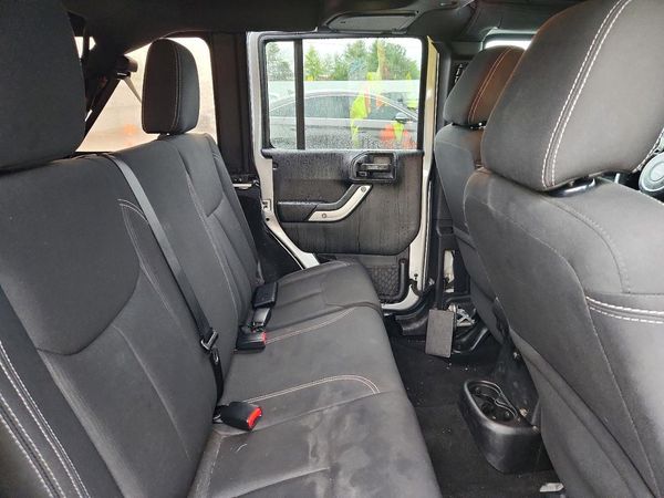 2016 JEEP WRANGLER UNLIMITED SAHARA 4X4