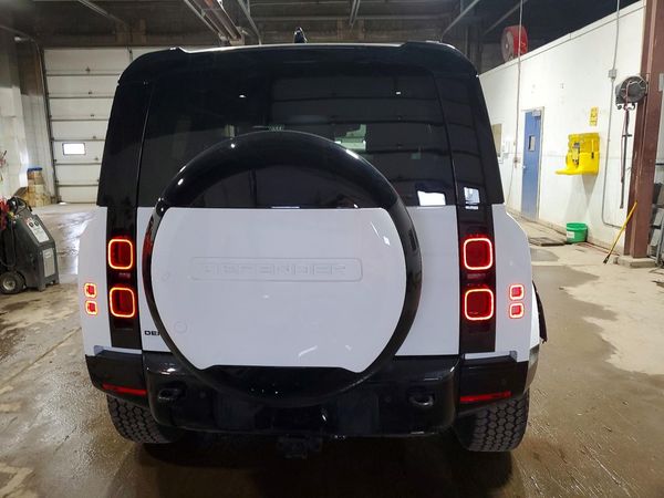 2025 LAND ROVER DEFENDER 90 X-Dynamic SE