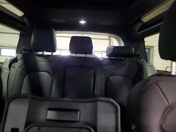 2025 LAND ROVER DEFENDER 90 X-Dynamic SE
