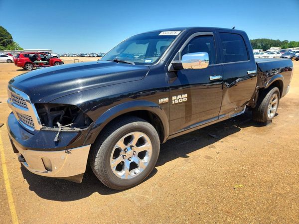 2018 RAM 1500 LARAMIE CREW CAB 4X4