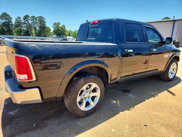 2018 RAM 1500 LARAMIE CREW CAB 4X4