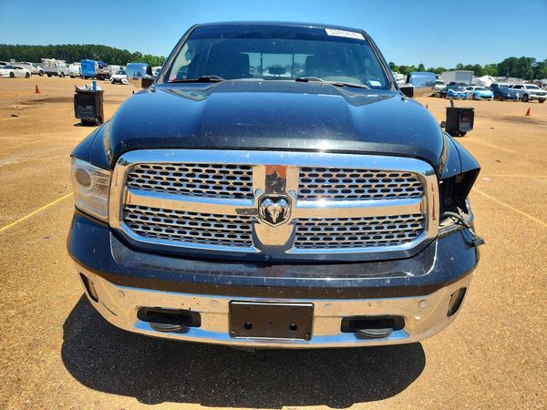 2018 RAM 1500 LARAMIE CREW CAB 4X4